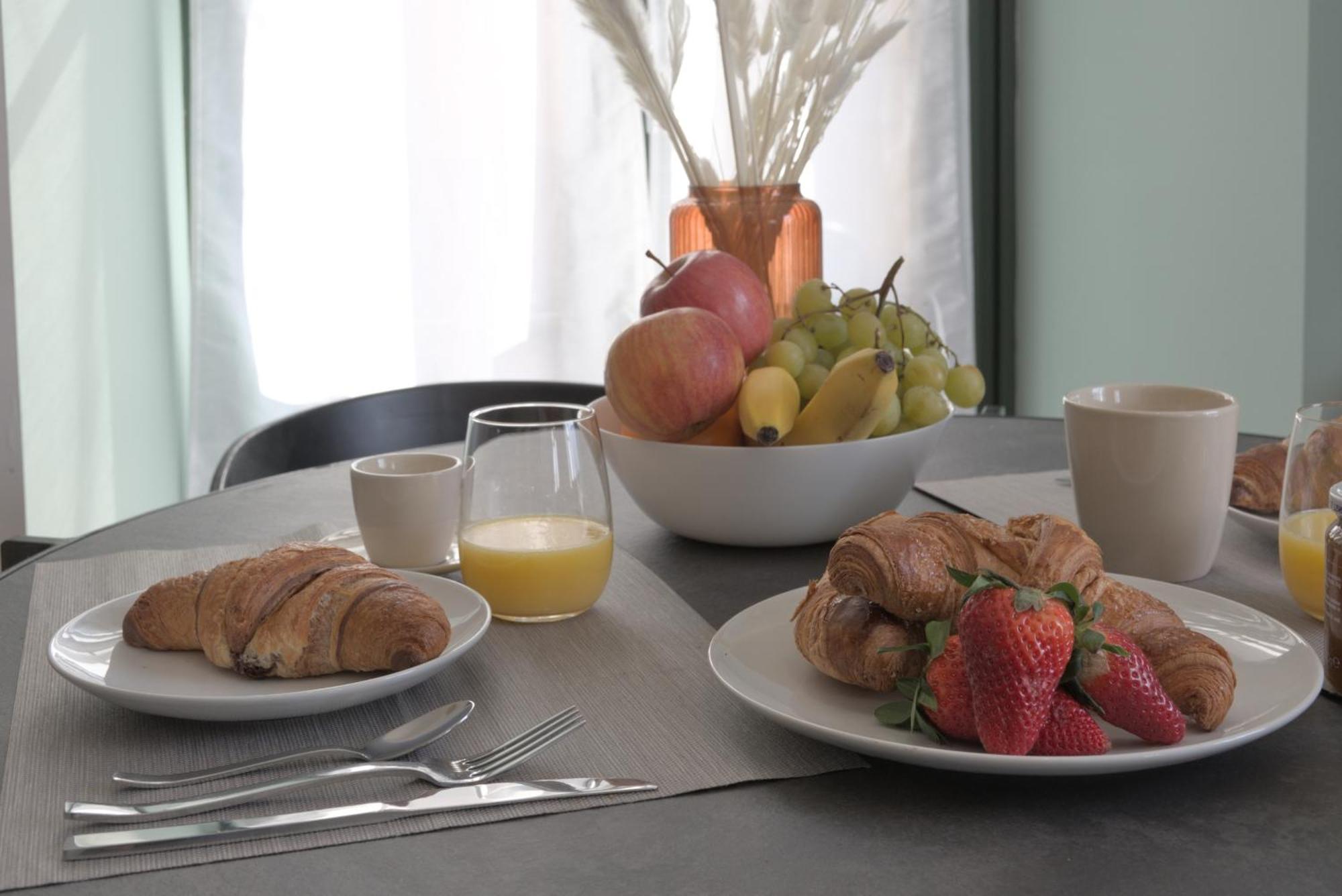 Ca Del Lasco - Modern Apartments In Classic Villa Bellano Luaran gambar