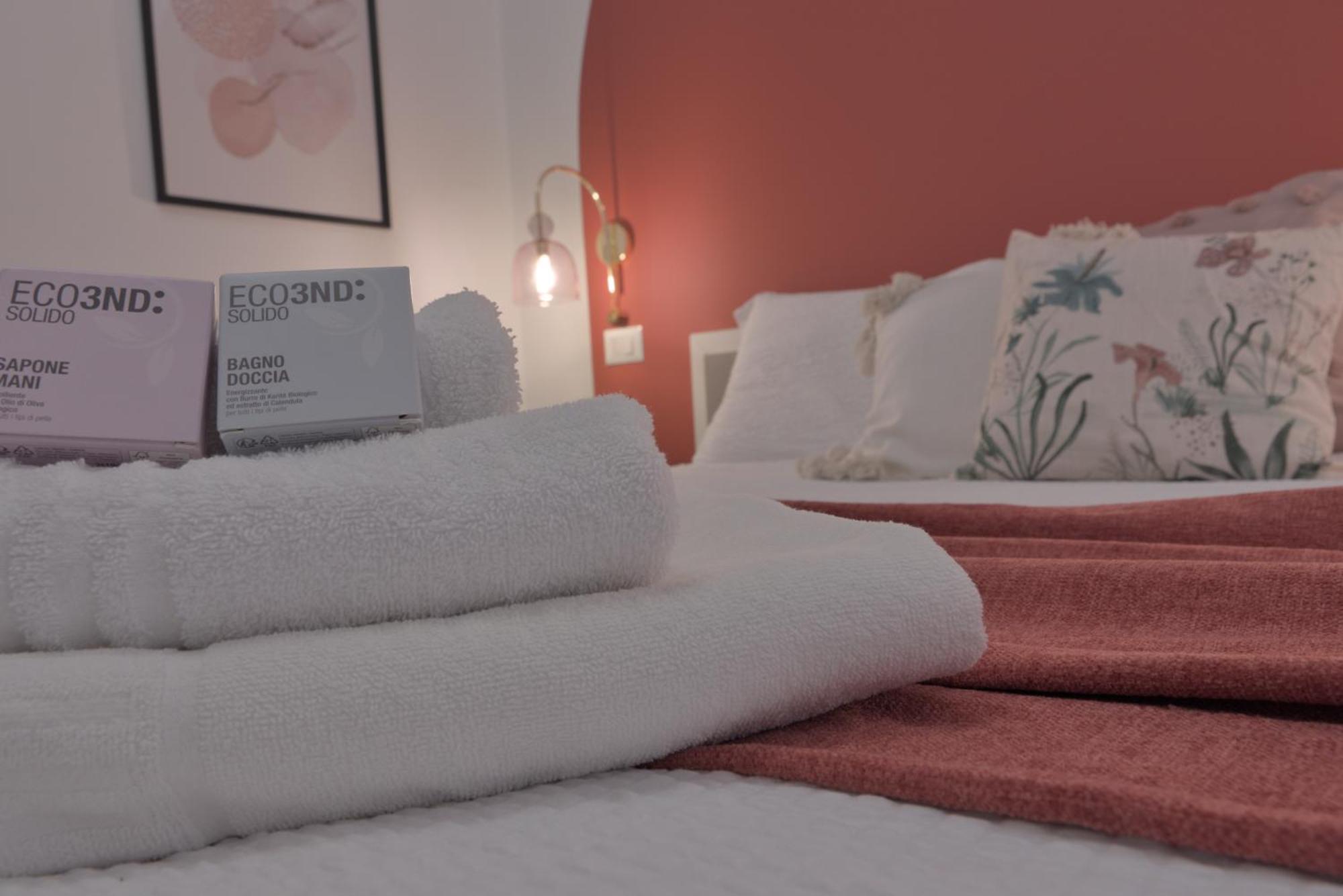 Ca Del Lasco - Modern Apartments In Classic Villa Bellano Luaran gambar